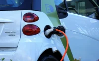 Att leasa elbil – ekonomiskt smart eller riskabelt