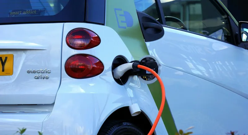 Att leasa elbil – ekonomiskt smart eller riskabelt